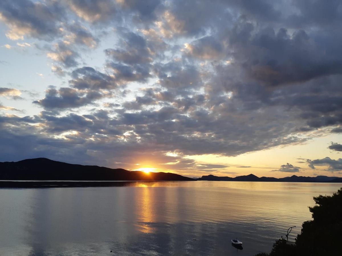 Apartments Ratac Lobrovic With Private Beach And Beautiful Sunset Slano Εξωτερικό φωτογραφία