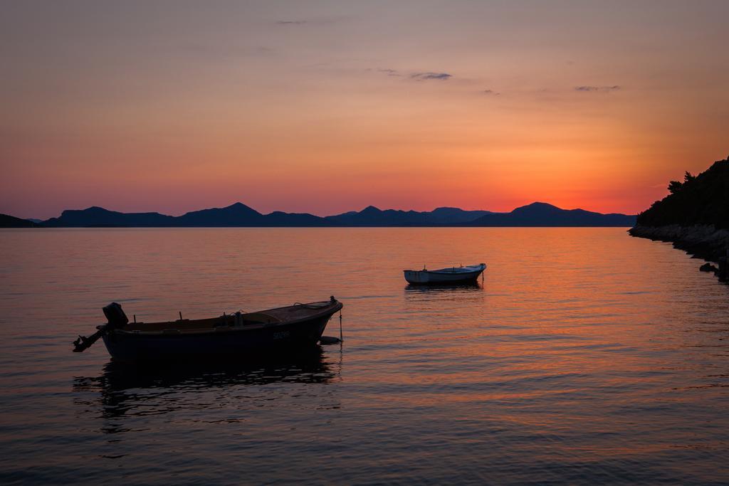Apartments Ratac Lobrovic With Private Beach And Beautiful Sunset Slano Εξωτερικό φωτογραφία